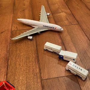 REALTOY cars and plane
